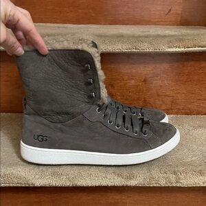 NWOT Authentic UGG Australia Sheepskin Gray High-Top Boots with Shearling SZ 10